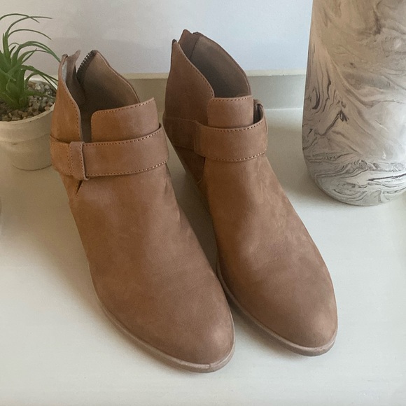 EILEEN FISHER Ives tan leather ankle booties 6.5. No tags. - Picture 1 of 5